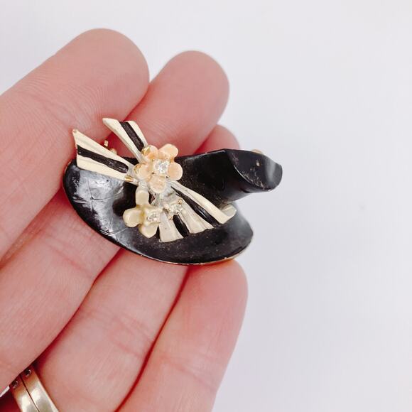 VTG Signed BSK My Fair Lady Hat Brooch 60s Rhinestones Enamel 22k Gold Plated - Picture 10 of 10